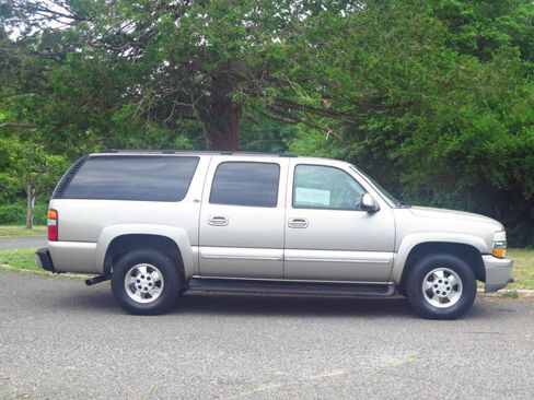 Used 2002 Chevrolet Suburban LT AWD/4WD image 5