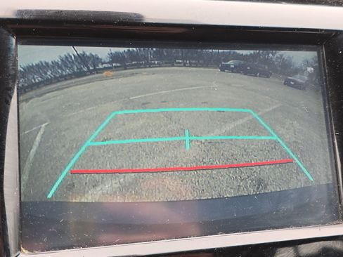 Used 2020 Toyota Camry SE image 16