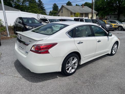 Used 2013 Nissan Altima 2.5 SV w/ 2.5SV Convenience Pkg FWD image 6