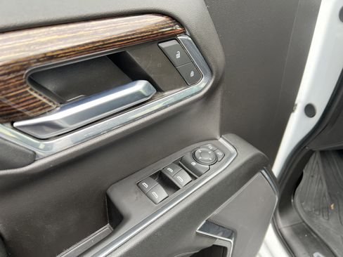 Used 2024 GMC Sierra 1500 Elevation image 15