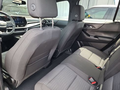Certified 2026 Chevrolet Equinox LT FWD image 37