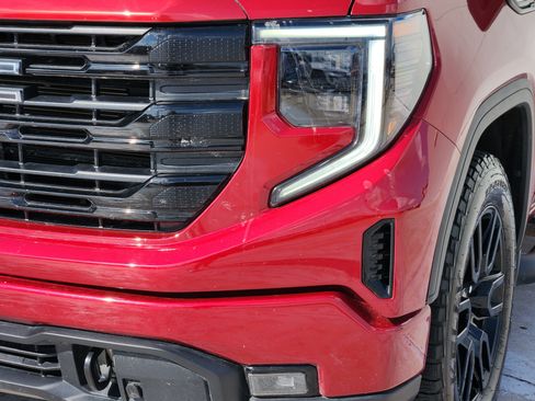 Used 2023 GMC Sierra 1500 Elevation w/ X31 Off-Road Package AWD/4WD image 11