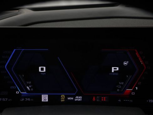 Used 2023 BMW XM image 9