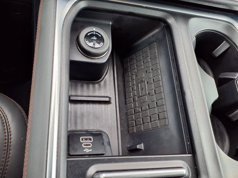 Used 2025 Ford Expedition Max Active image 21