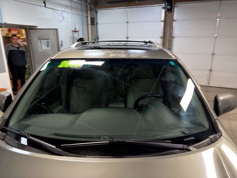 Used 2010 Toyota Highlander Limited image 27