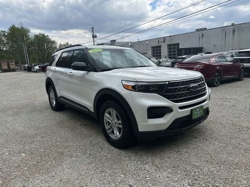 Used 2023 Ford Explorer XLT AWD/4WD image 12