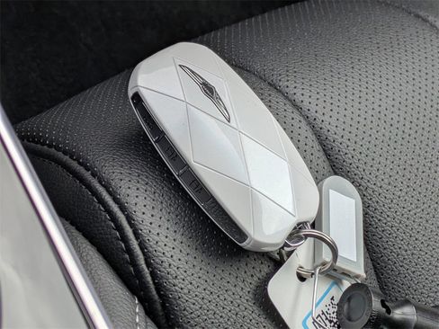 Used 2025 Genesis GV80 2.5T image 28