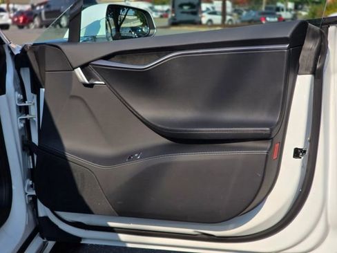 Used 2020 Tesla Model S Long Range Plus image 28