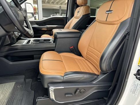 Used 2024 Ford F450 Platinum w/ FX4 Off-Road Package image 19