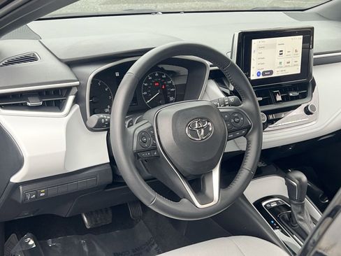 Used 2025 Toyota Corolla SE image 14
