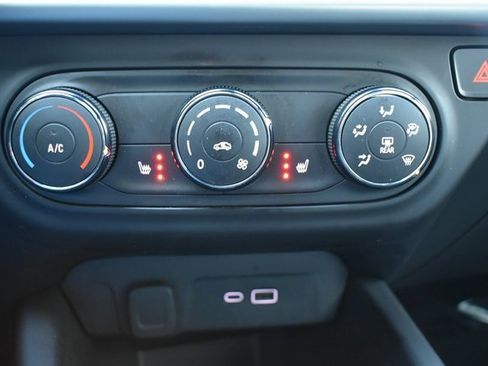 Used 2024 Chevrolet Trax RS w/ Driver Confidence Package image 24