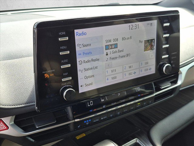 Used 2024 Toyota Sienna Limited FWD image 11