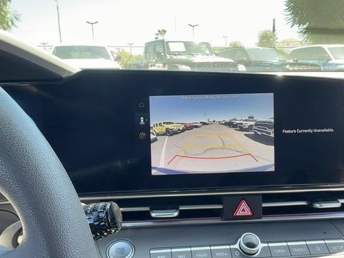 Used 2024 Hyundai Elantra SEL FWD image 17