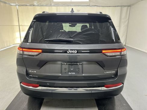 Used 2025 Jeep Grand Cherokee Laredo w/ Luxury Tech Group I image 18