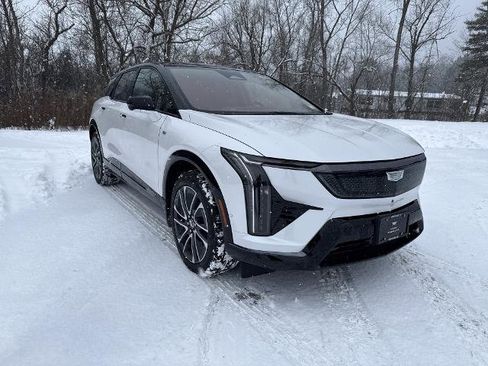 New 2025 Cadillac Optiq Sport 2 w/ LPO, Floor Liner Package image 4