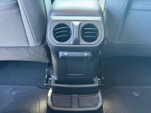 Used 2024 Jeep Wrangler Unlimited AWD/4WD image 40
