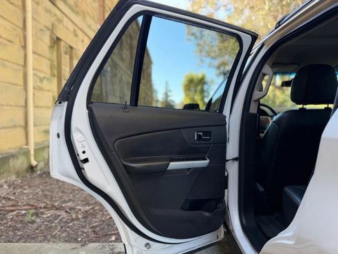 Used 2014 Ford Edge SEL w/ Equipment Group 205A AWD/4WD image 20