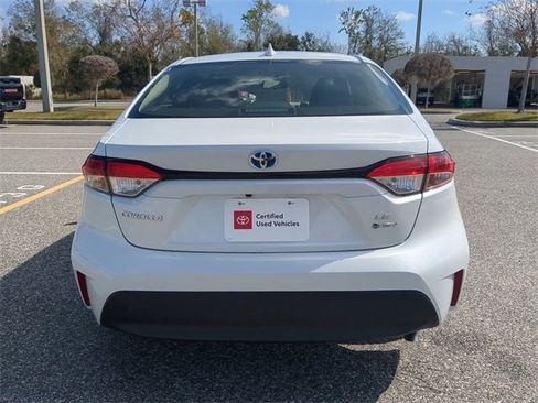 Certified 2025 Toyota Corolla LE image 5