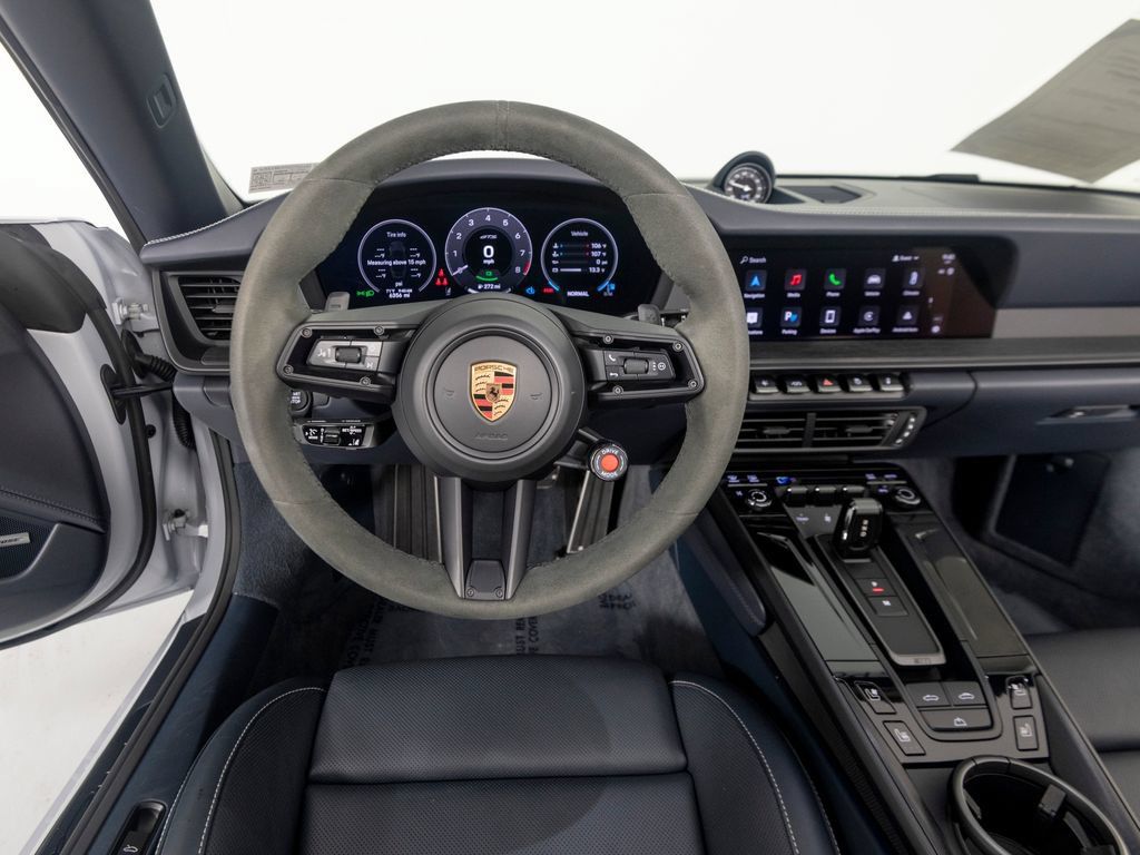 Certified 2025 Porsche 911 Carrera GTS RWD image 18
