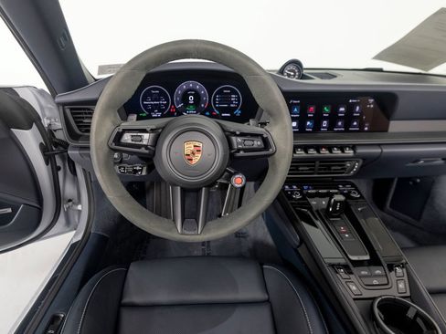 Certified 2025 Porsche 911 Carrera GTS RWD image 18
