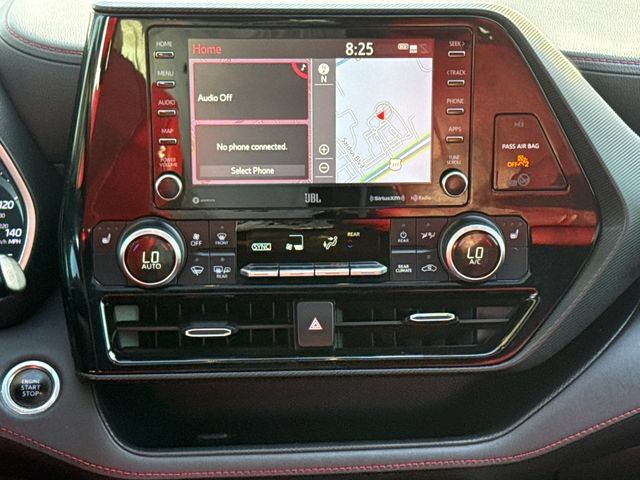 Used 2021 Toyota Highlander XSE FWD image 12