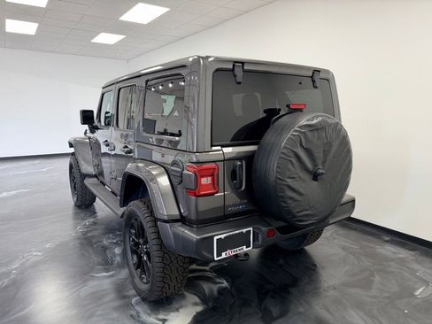 Used 2025 Jeep Wrangler Unlimited Sahara AWD/4WD image 19