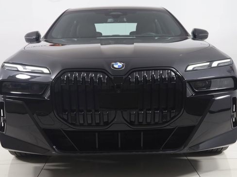 Used 2023 BMW 740i w/ Parking Assistance Package image 73