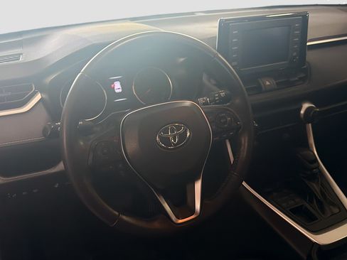 Used 2019 Toyota RAV4 XLE w/ Convenience Package AWD/4WD image 18