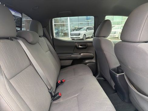 Used 2017 Toyota Tacoma TRD Sport w/ Tow Package image 17