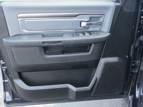 Used 2024 RAM 1500 Classic SLT image 8