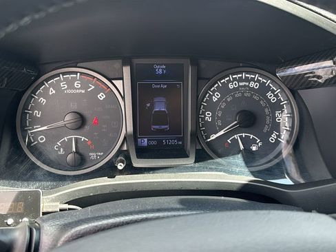 Used 2019 Toyota Tacoma TRD Off-Road w/ Technology Package AWD/4WD image 16