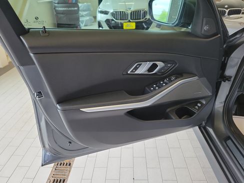 Used 2020 BMW 330i xDrive Sedan w/ Convenience Package AWD/4WD image 15