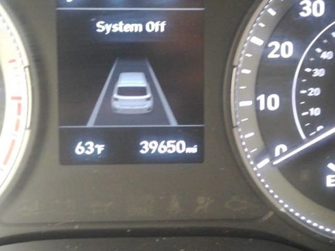 Used 2022 Hyundai Venue SEL w/ Cargo Package image 34