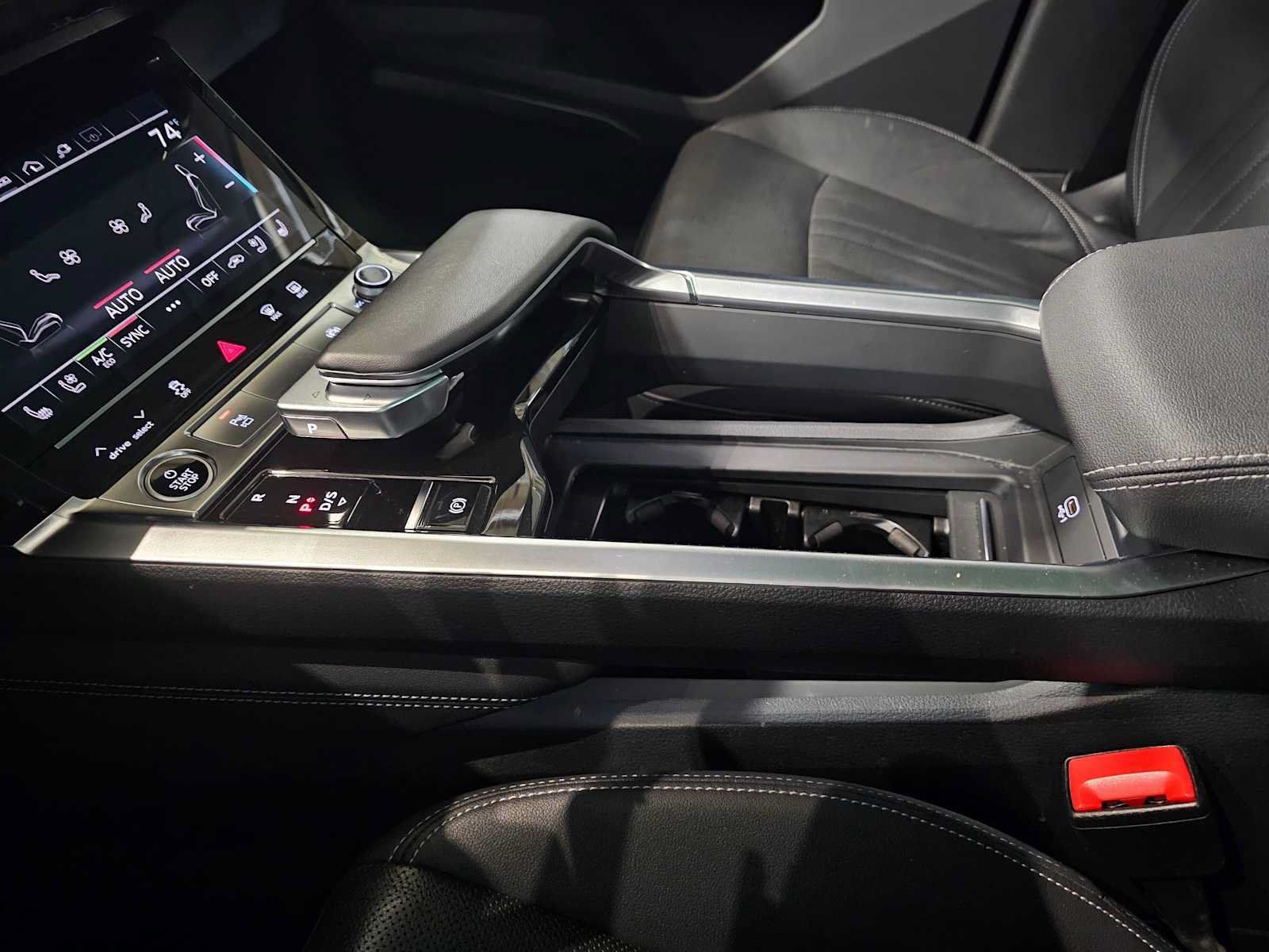 Used 2024 Audi Q8 e-tron Premium Plus AWD/4WD image 29