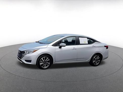 Used 2025 Nissan Versa SV FWD image 9