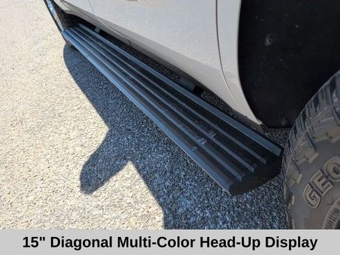 Used 2022 Chevrolet Tahoe Premier AWD/4WD image 15