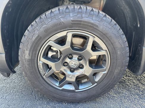 Used 2025 Honda Pilot TrailSport image 37