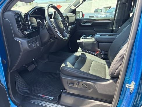 Used 2023 Chevrolet Silverado 1500 LT AWD/4WD image 6