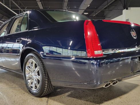 Used 2008 Cadillac DTS FWD image 25