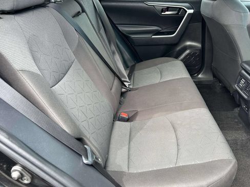 Used 2025 Toyota RAV4 XLE AWD/4WD image 21