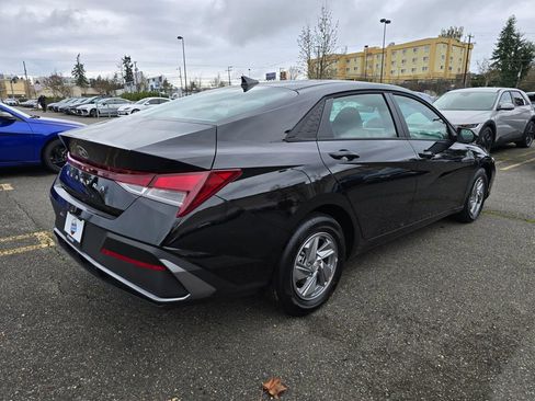 New 2026 Hyundai Elantra SE image 7