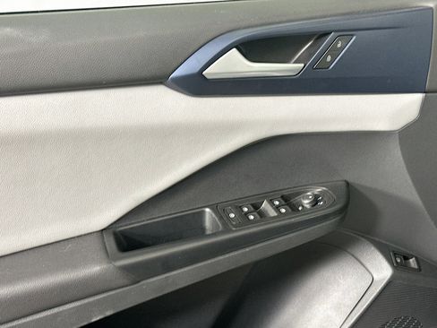 Used 2023 Volkswagen Taos SE image 15