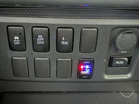 Used 2010 Toyota FJ Cruiser 4WD image 21