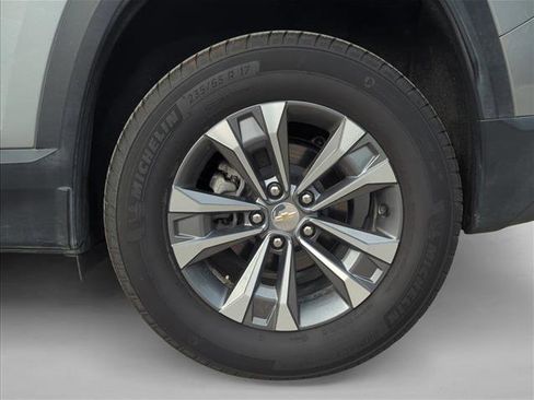 Used 2025 Chevrolet Equinox LT w/ Convenience Package II AWD/4WD image 6