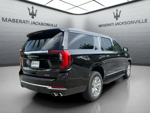 Used 2025 GMC Yukon XL Denali AWD/4WD image 24