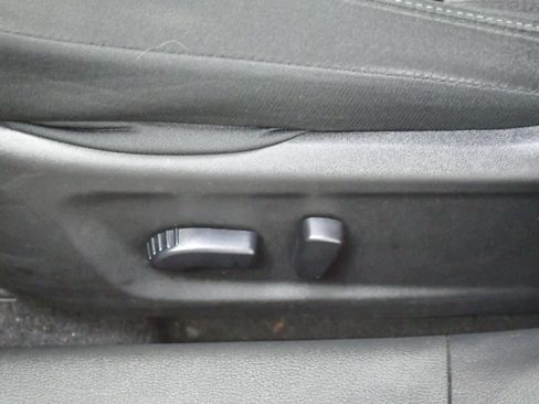 Used 2025 Nissan Altima 2.5 SV FWD image 12