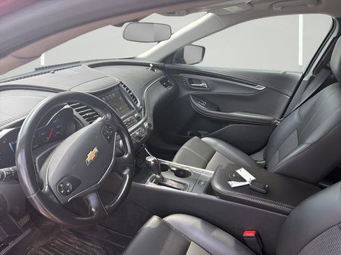 Used 2019 Chevrolet Impala LT FWD image 9