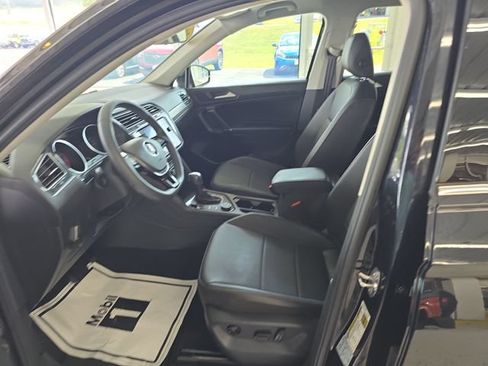 Used 2020 Volkswagen Tiguan SE AWD/4WD image 13