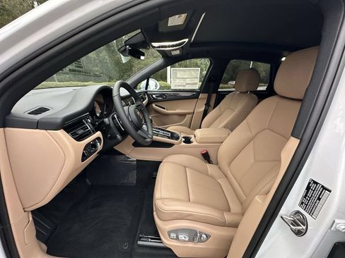 Certified 2026 Porsche Macan AWD/4WD image 7