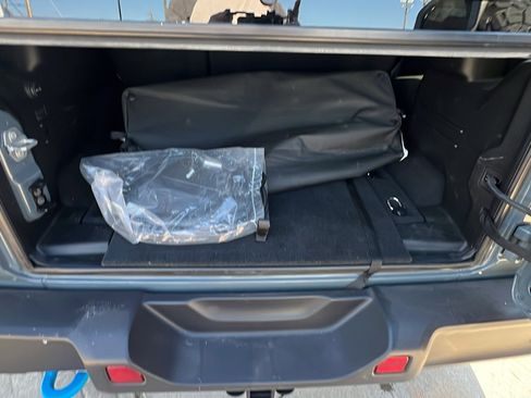 Used 2025 Jeep Wrangler Unlimited Rubicon 4xe w/ Convenience Group image 13